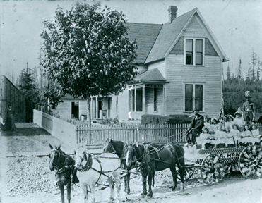 ca. 1908 Hannan float 4th of July-sm